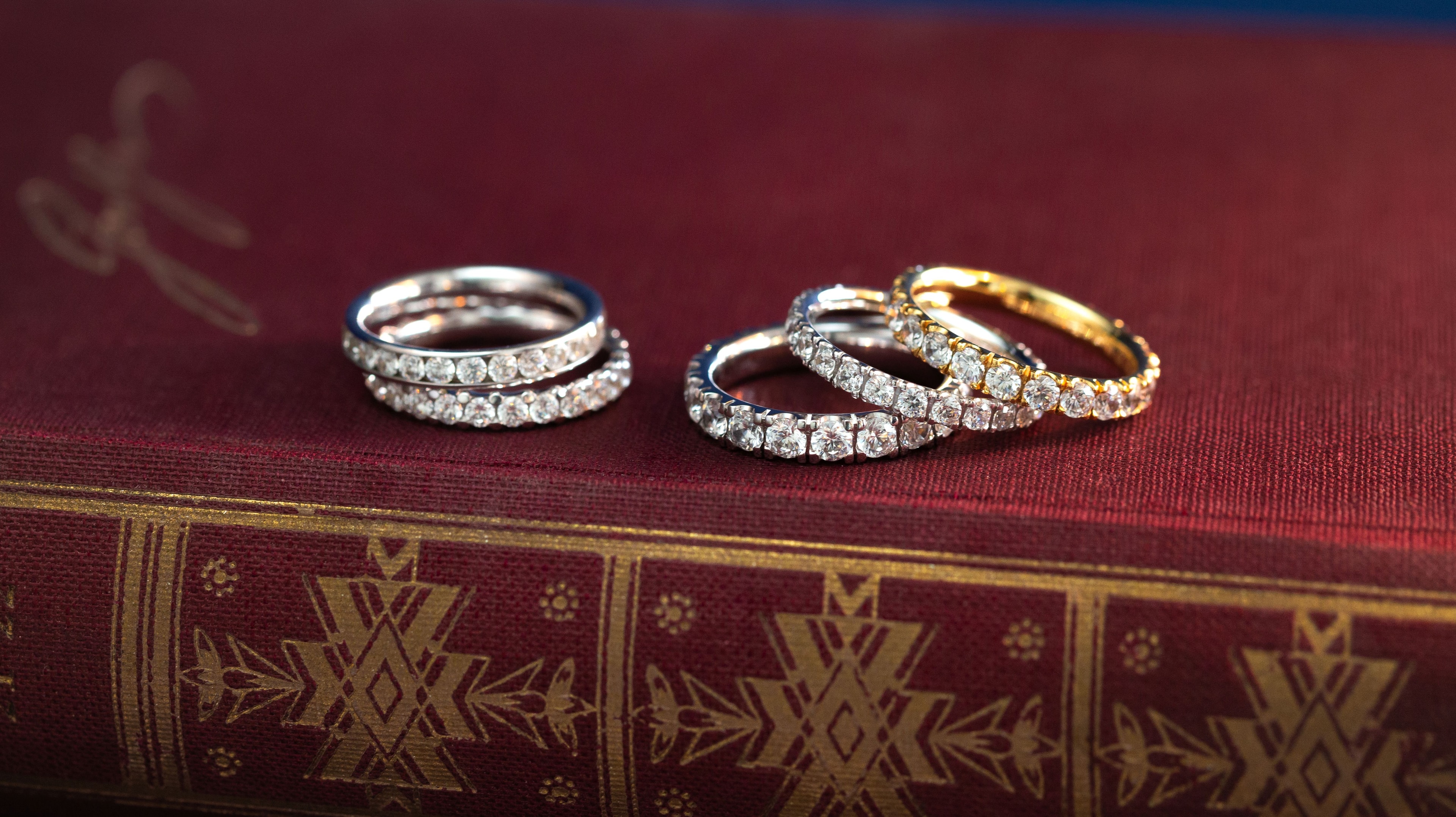 Bewahren Sie sich Ihre schönsten Erinnerung mit einem Memory Ring von Weidenfeld.
